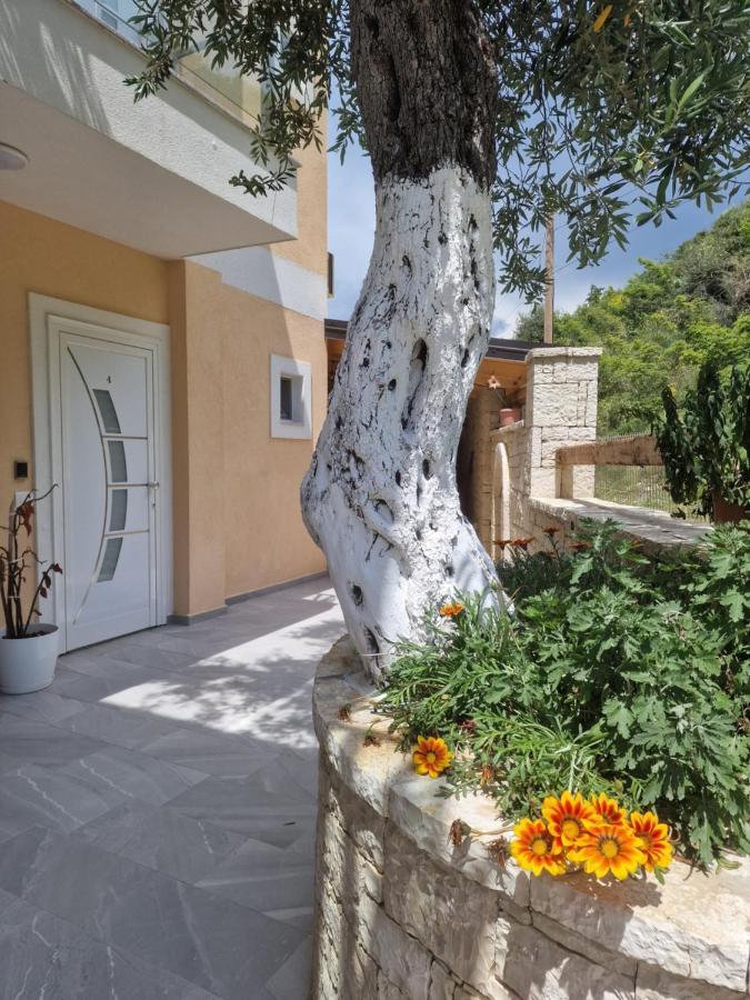 Seaside Hotel Himare Exterior photo