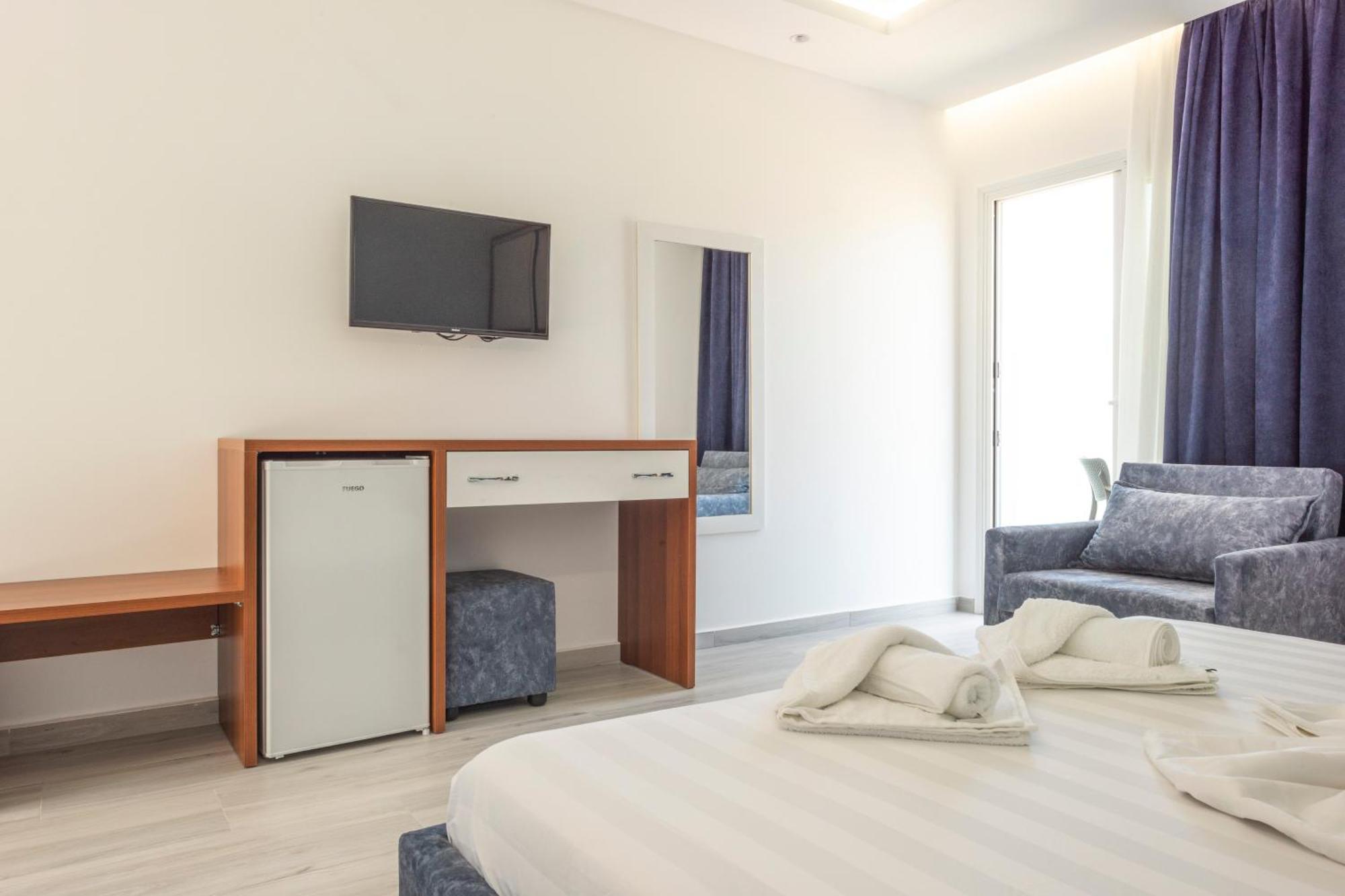 Seaside Hotel Himare Room photo